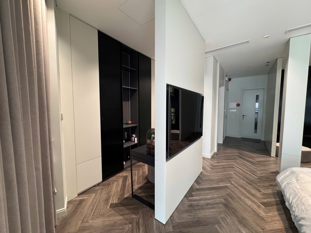 BÁN NHÀ MẶT PHỐ ĐỒNG CỔ - 7 TẦNG THANG MÁY - VỪA KINH DOANH VỪA Ở CỰC KỲ THƠ MỘNG