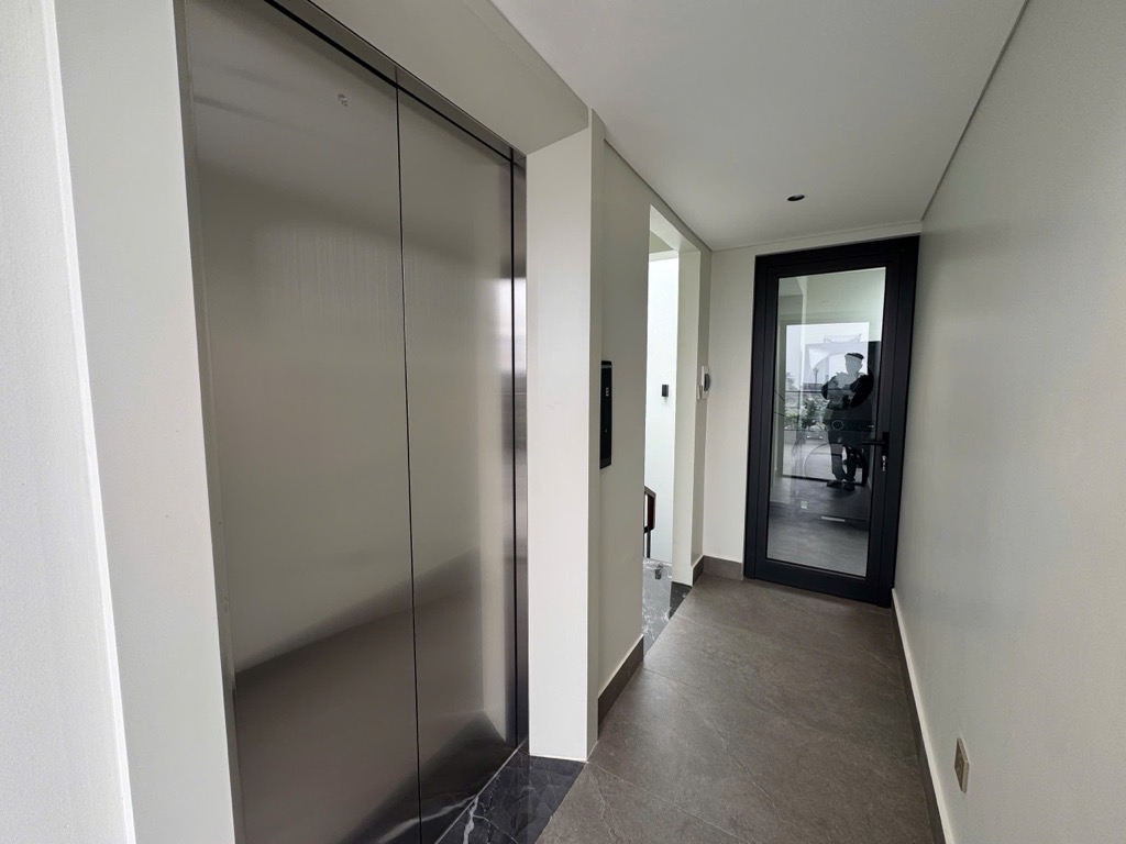 BÁN NHÀ MẶT PHỐ ĐỒNG CỔ - 7 TẦNG THANG MÁY - VỪA KINH DOANH VỪA Ở CỰC KỲ THƠ MỘNG