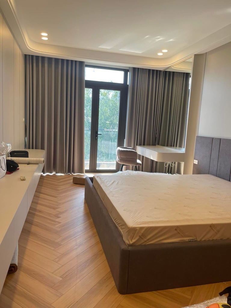 SIÊU PHẨM MẶT PHỐ HIẾM - VỈA HÈ RỘNG - KINH DOANH ĐA NGÀNH - 8 TẦNG THANG MÁY