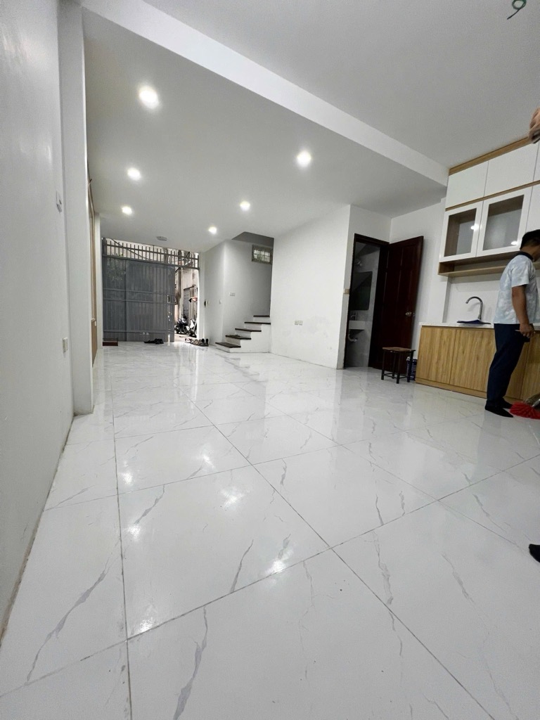 NHÀ DÂN XÂY - ĐẸP - 2 THOÁNG TRƯỚC SAU - 70M RA Ô TÔ - NỘI THẤT CƠ BẢN