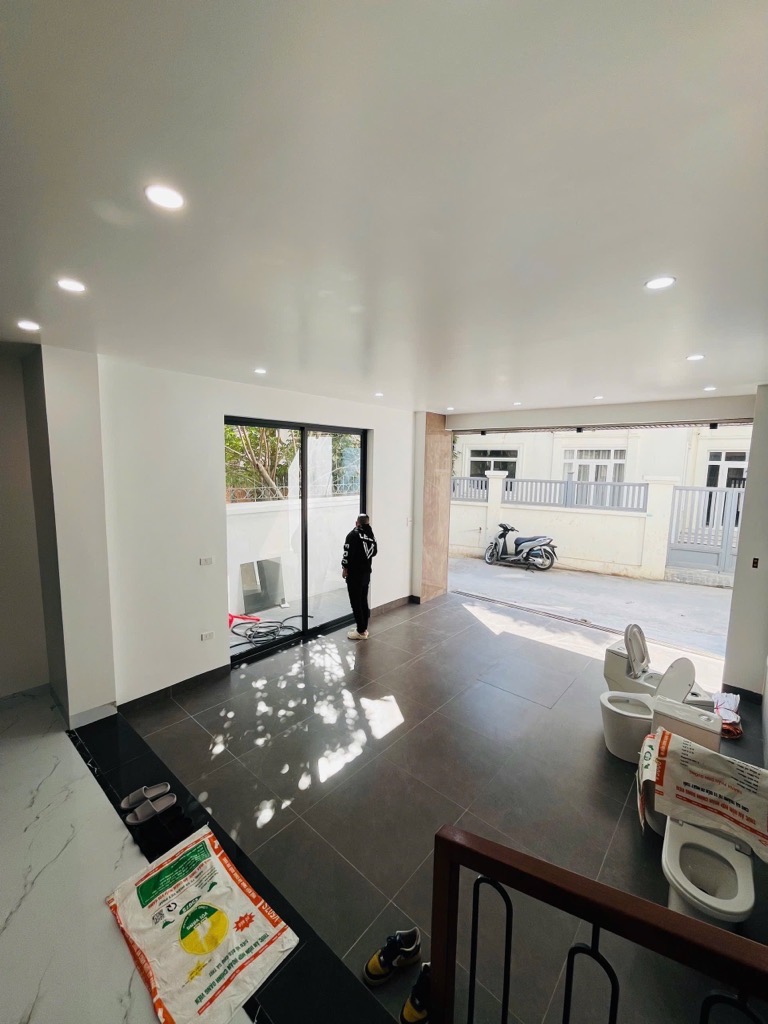 NHÀ MỚI 8 TẦNG THANG MÁY - GARA Ô TÔ - VIEW HỒ TÂY - MẶT TIỀN RỘNG - KINH DOANH - CĂN GÓC