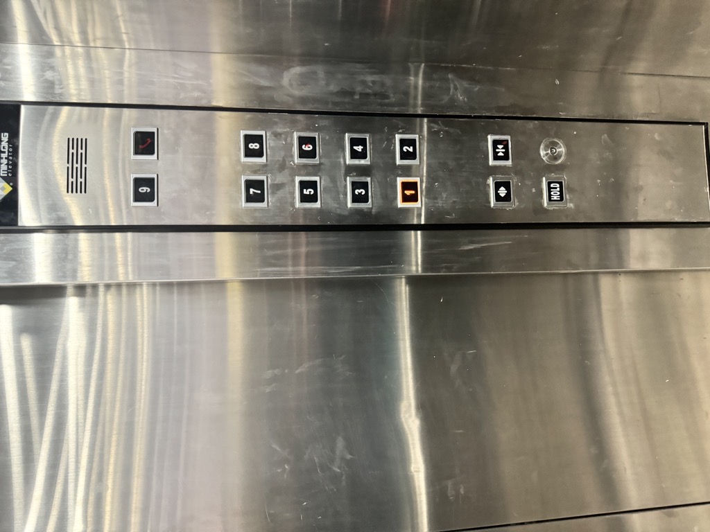 SIÊU HIẾM - DÒNG TIỀN MẠNH - KINH DOANH SẦM UẤT - PHÁP LÝ SẠCH - NỞ HẬU  