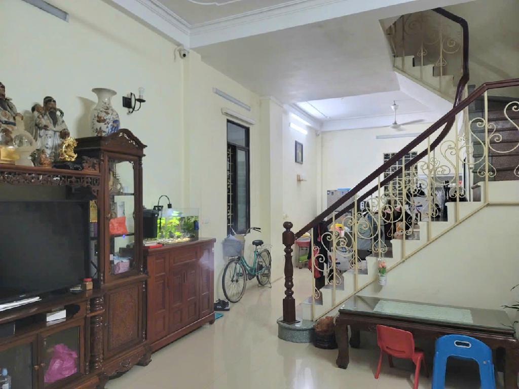 BÁN NHÀ PHÂN LÔ Ô TÔ - NGÕ THÔNG - 3 MẶT THOÁNG - NHÀ DÂN XÂY ĐẸP - KHU DÂN TRÍ CAO - Ô TÔ VÀO NHÀ