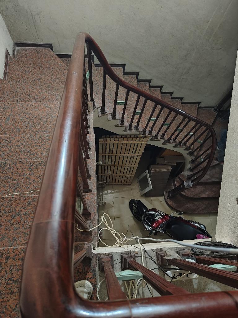 MẶT PHỐ KINH DOANH SẦM UẤT - LÔ GÓC - SẴN DÒNG TIỀN CHO THUÊ