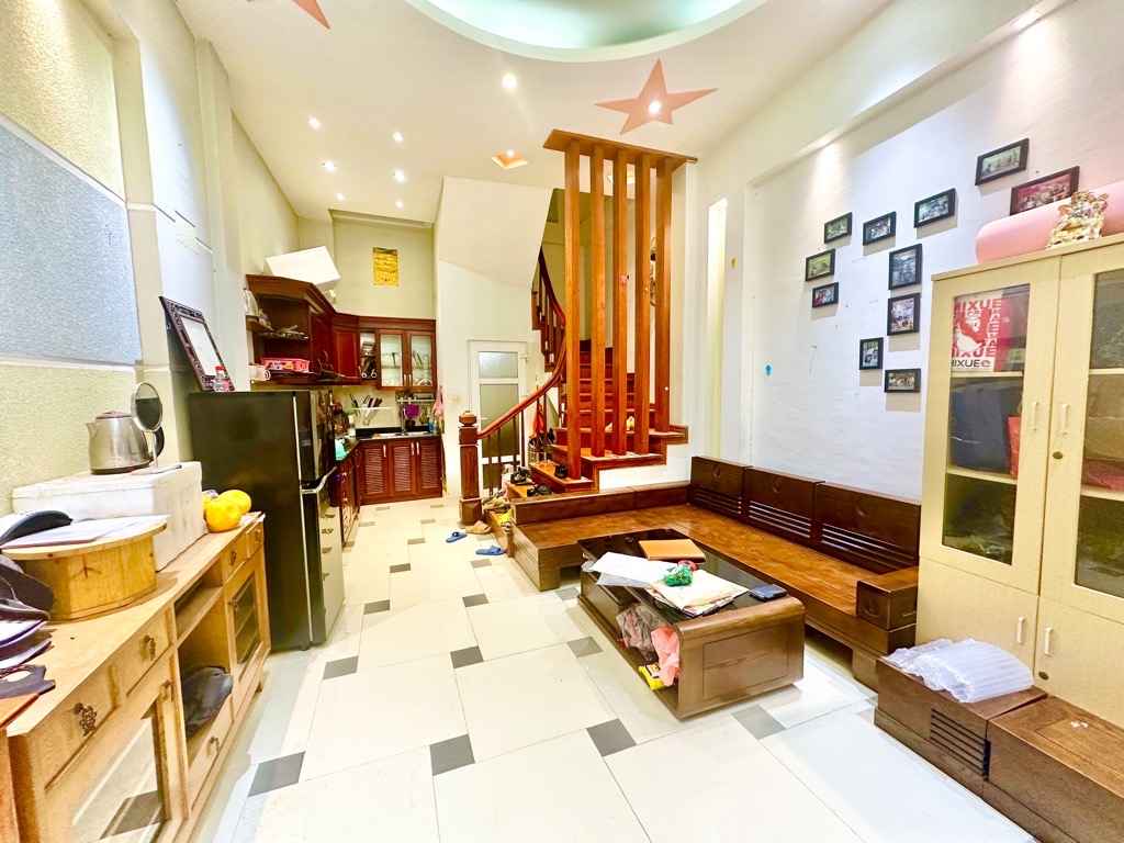 NHÀ ĐẸP 5 TẦNG ĐẸP LUNG LINH - THIẾT KẾ HIỆN ĐẠI - NỘI THẤT XỊN - THOÁNG TRƯỚC SAU - NGÕ THÔNG BA GÁC ĐỖ CỬA