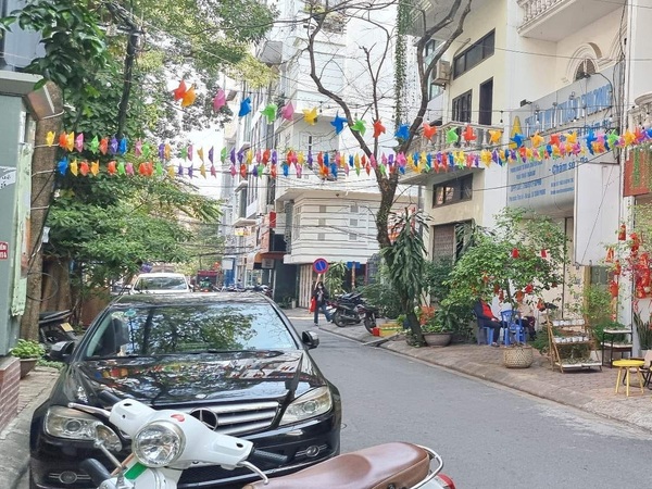 BÁN NHÀ PHÂN LÔ Ô TÔ TRÁNH HUỲNH THÚC KHÁNG - KHU VỰC TOÀN VĂN PHÒNG KINH DOANH