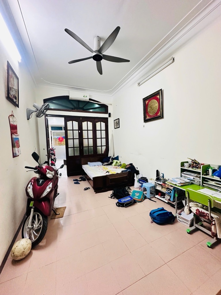 SIÊU HIẾM 1 MẶT PHỐ, 1 MẶT NGÕ - VỈA HÈ - KINH DOANH ĐỈNH - Ô TÔ TRÁNH - NHÀ ĐẸP CHẮC CHẮN - SỔ NỞ HẬU