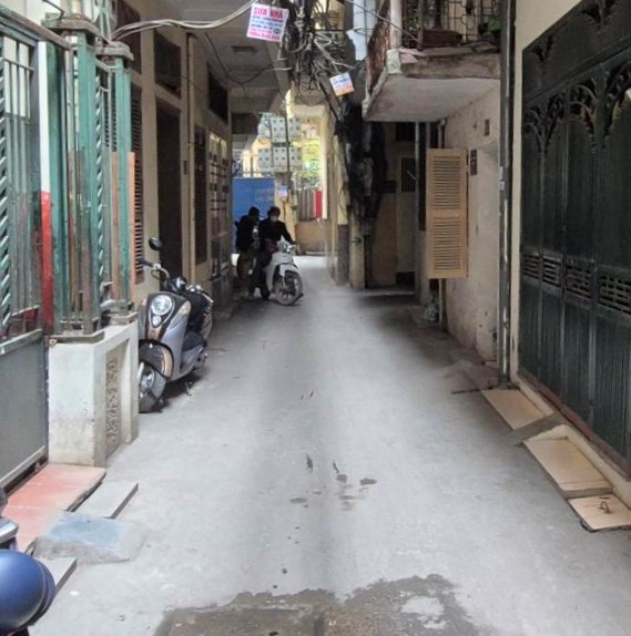 BÁN NHÀ MẶT NGÕ THÔNG - TRƯỚC NHÀ 3M - THỬA ĐẤT NỞ HẬU - 50M RA ĐƯỜNG Ô TÔ