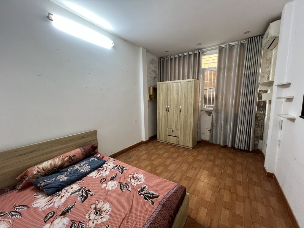 BÁN NHÀ NGÕ Ô TÔ TRÁNH - ĐỐI DIỆN SÂN VẬN ĐỘNG - PHỐ DUY NHẤT 1 NHÀ BÁN