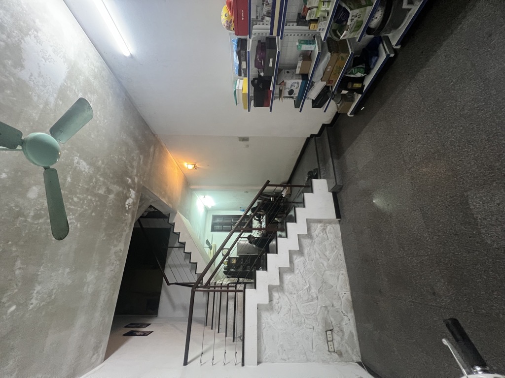 BÁN NHÀ PHÂN LÔ Ô TÔ VÒNG QUANH VÀO NHÀ - VÀI NHÀ RA ĐƯỜNG Ô TÔ TRÁNH