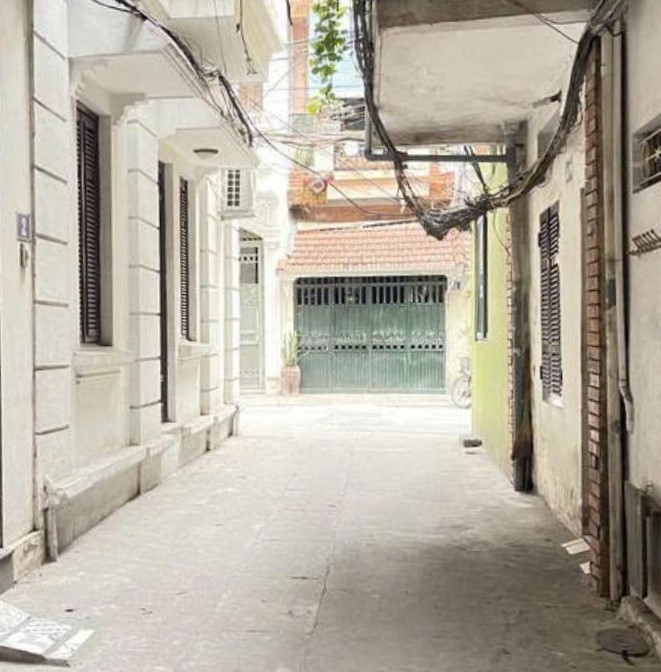 PHÂN LÔ QUÂN ĐỘI CẦU GIẤY  - Ô TÔ NGỦ TRONG NHÀ - HAI MẶT NGÕ Ô TÔ , BA GÁC - BÁN ĐẤT TẶNG NHÀ 2,5 TẦNG💥