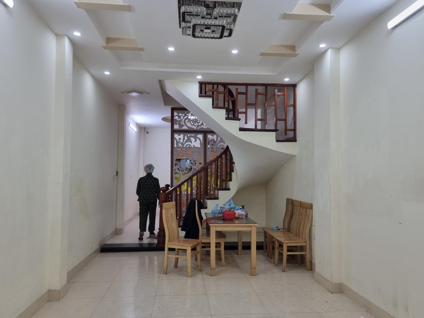 BÁN NHÀ PHÂN LÔ - SỔ VUÔNG ĐẸP - Ô TÔ TRÁNH VÀO NHÀ THOẢI MÁI