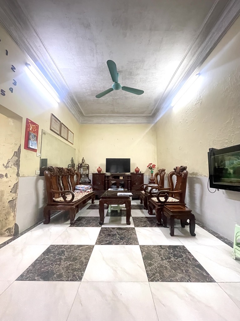 NGÕ THÔNG TỨ TUNG - TRƯỚC NHÀ 3 Ô TÔ TRÁNH - VÀI BƯỚC RA HỒ LINH QUANG 