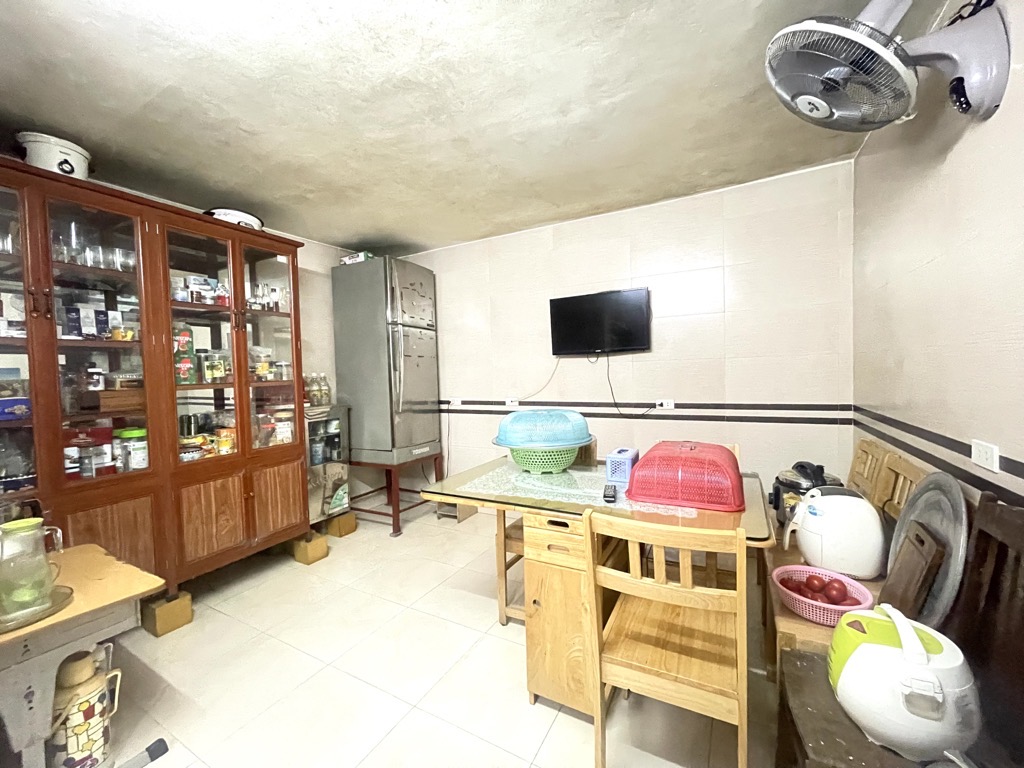 NGÕ THÔNG TỨ TUNG - TRƯỚC NHÀ 3 Ô TÔ TRÁNH - VÀI BƯỚC RA HỒ LINH QUANG 