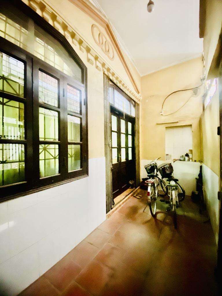 BÁN NHÀ RIÊNG ĐƯỜNG CẦU GIẤY - 2 THOÁNG - 20 RA MẶT NGÕ Ô TÔ 