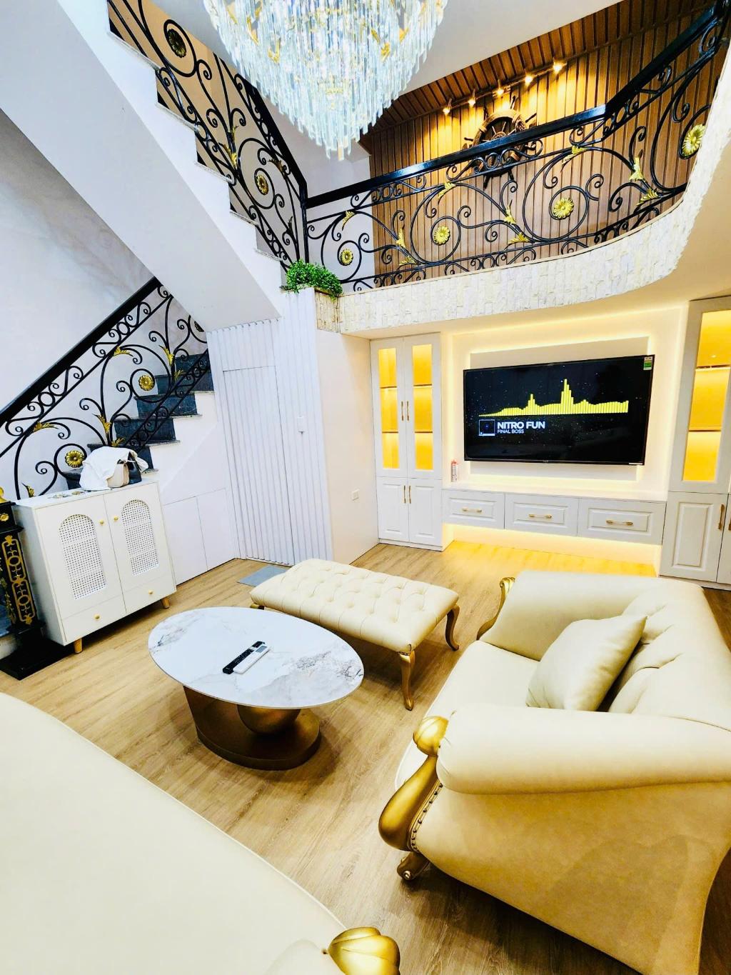 NHÀ NỘI THẤT SIÊU ĐẸP - 5 TẦNG 3 NGỦ - CÁCH 5 NHÀ RA MẶT PHỐ - FULL NỘI THẤT