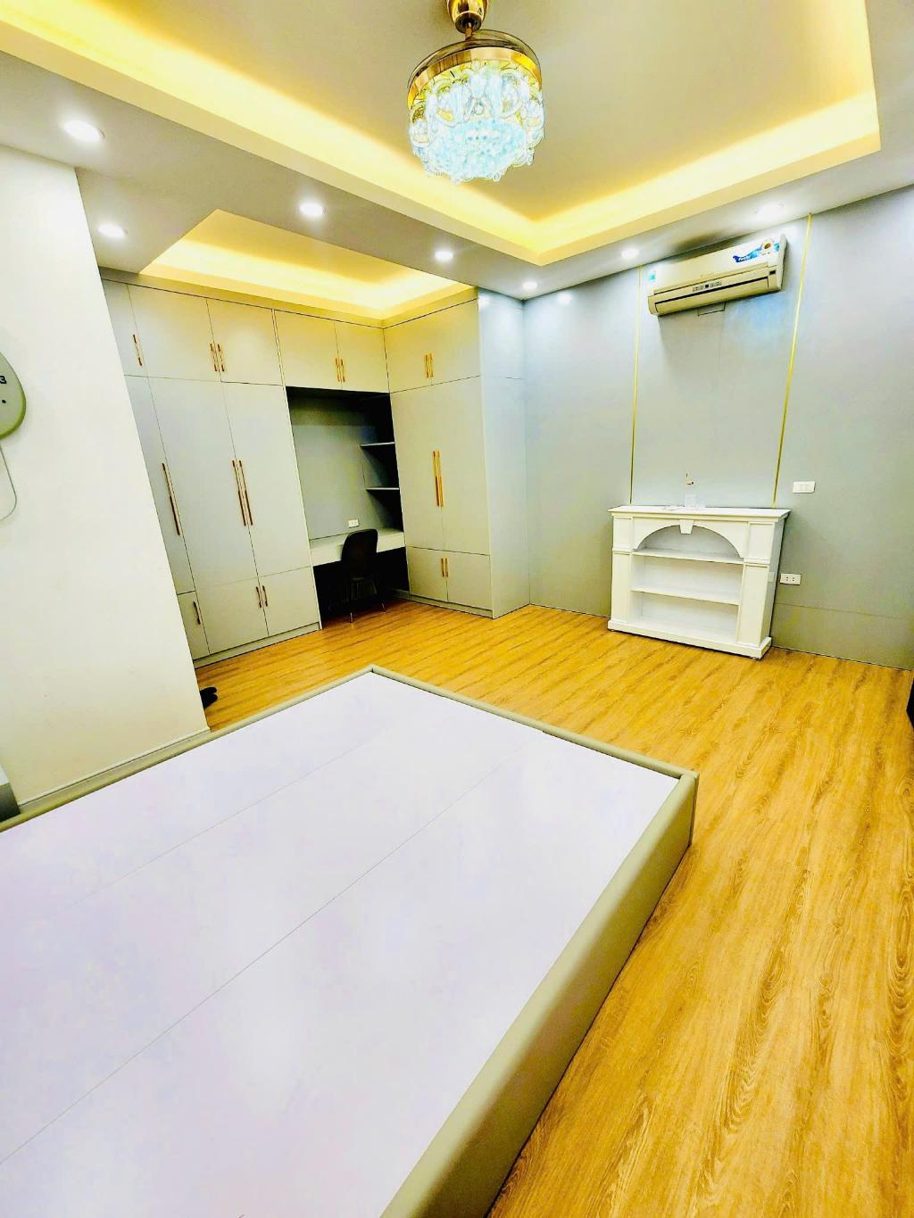 NHÀ NỘI THẤT SIÊU ĐẸP - 5 TẦNG 3 NGỦ - CÁCH 5 NHÀ RA MẶT PHỐ - FULL NỘI THẤT