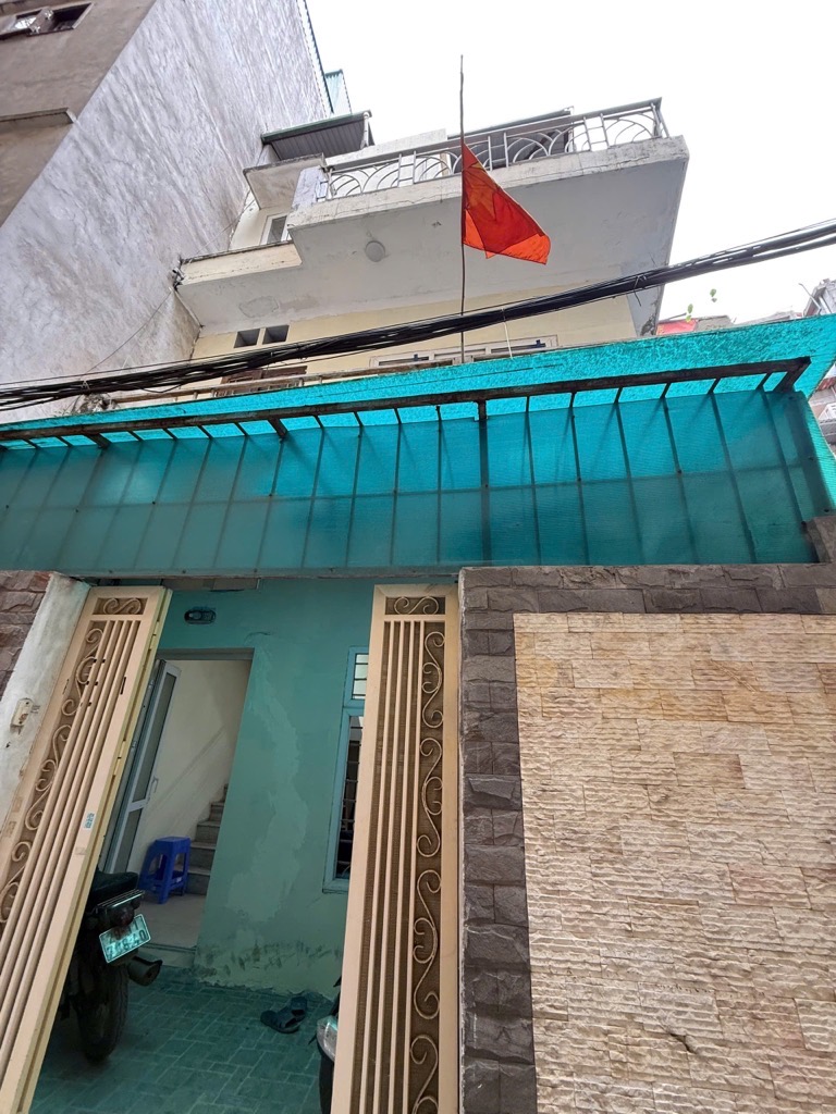 BÁN ĐẤT TẶNG NHÀ PHỐ LẠNG HẠ - 5M RA Ô TÔ - 2 THOÁNG - NỞ HẬU MẶT TIỀN ĐẸP - NGÕ RỘNG