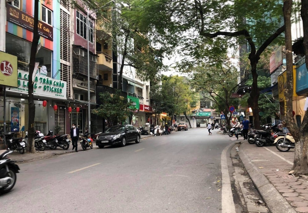 MẶT PHỐ VIP - VỈA HÈ RỘNG - KINH DOANH ĐỈNH CAO - HIỆN ĐANG CHO THUÊ 60 TRIỆU/THÁNG