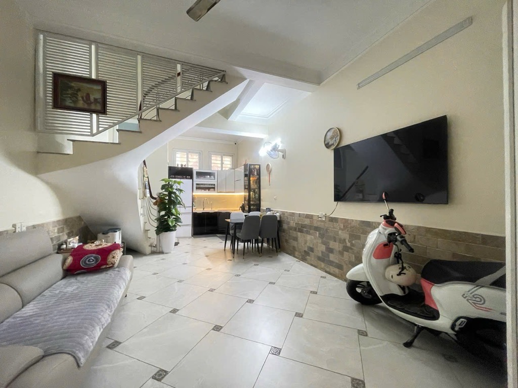 NGÕ THÔNG - CHỦ NHÀ TỰ THIẾT KẾ - ĐỦ CÔNG NĂNG - 2 THOÁNG VĨNH VIỄN - FULL NỘI THẤT