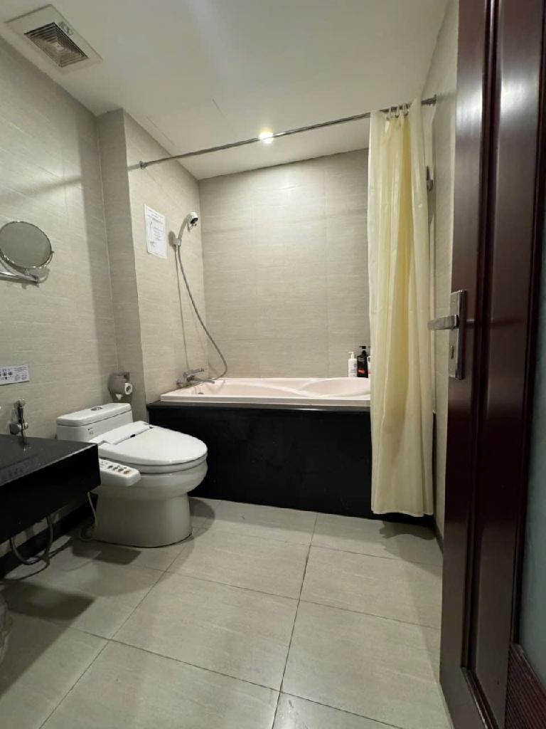 MẶT PHỐ NGUYỄN KHUYẾN - 8 TẦNG 2 THANG MÁY XỊN XÒ - DÒNG TIỀN 300TR/ THÁNG - NỘI THẤT 3 SAO - ĐÃ HOÀN CÔNG