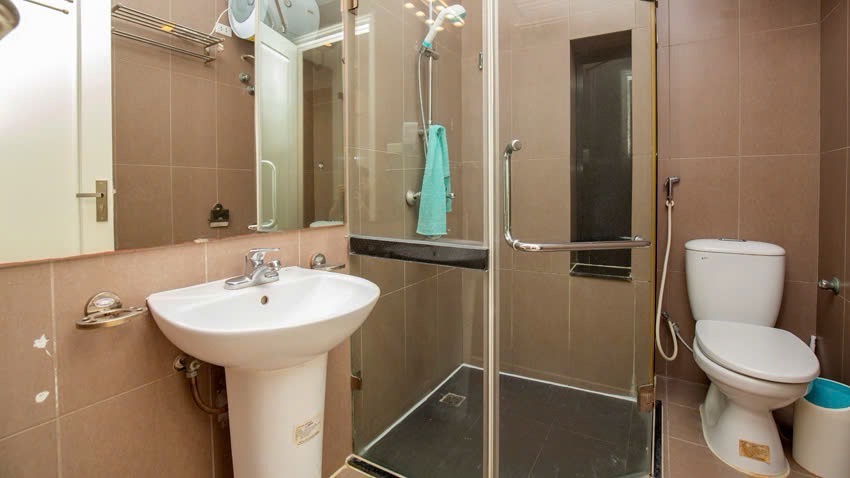 TÒA NHÀ ĐẲNG CẤP MẶT HỒ TÂY - VỊ TRÍ ĐẮC ĐỊA - DÒNG TIỀN KHỦNG - 1 MẶT TÔ NGỌC VÂN, 1 MẶT HỒ TÂY