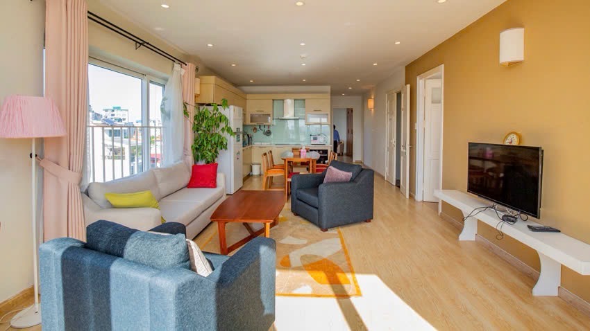 TÒA NHÀ ĐẲNG CẤP MẶT HỒ TÂY - VỊ TRÍ ĐẮC ĐỊA - DÒNG TIỀN KHỦNG - 1 MẶT TÔ NGỌC VÂN, 1 MẶT HỒ TÂY