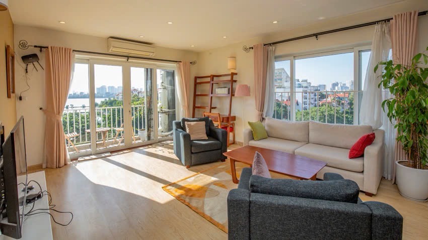 TÒA NHÀ ĐẲNG CẤP MẶT HỒ TÂY - VỊ TRÍ ĐẮC ĐỊA - DÒNG TIỀN KHỦNG - 1 MẶT TÔ NGỌC VÂN, 1 MẶT HỒ TÂY