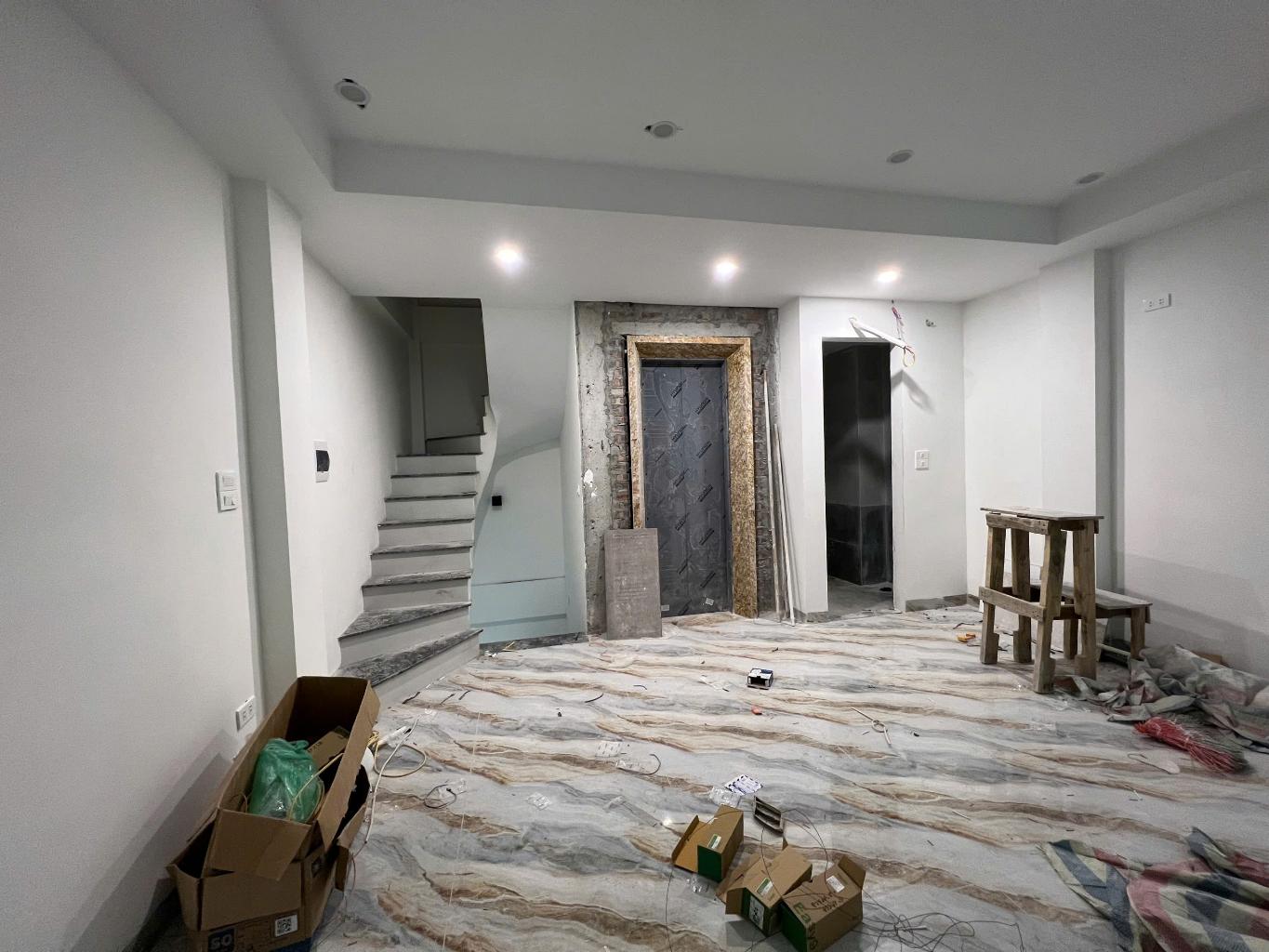 NHÀ XÂY MỚI ĐẸP - THÔNG SỐ VÀNG - 7 TẦNG THANG MÁY - NGÕ THÔNG - KINH DOANH - OTO QUA NHÀ - 20M RA CÔNG VIÊN 1/6 - 5M RA OTO TRÁNH