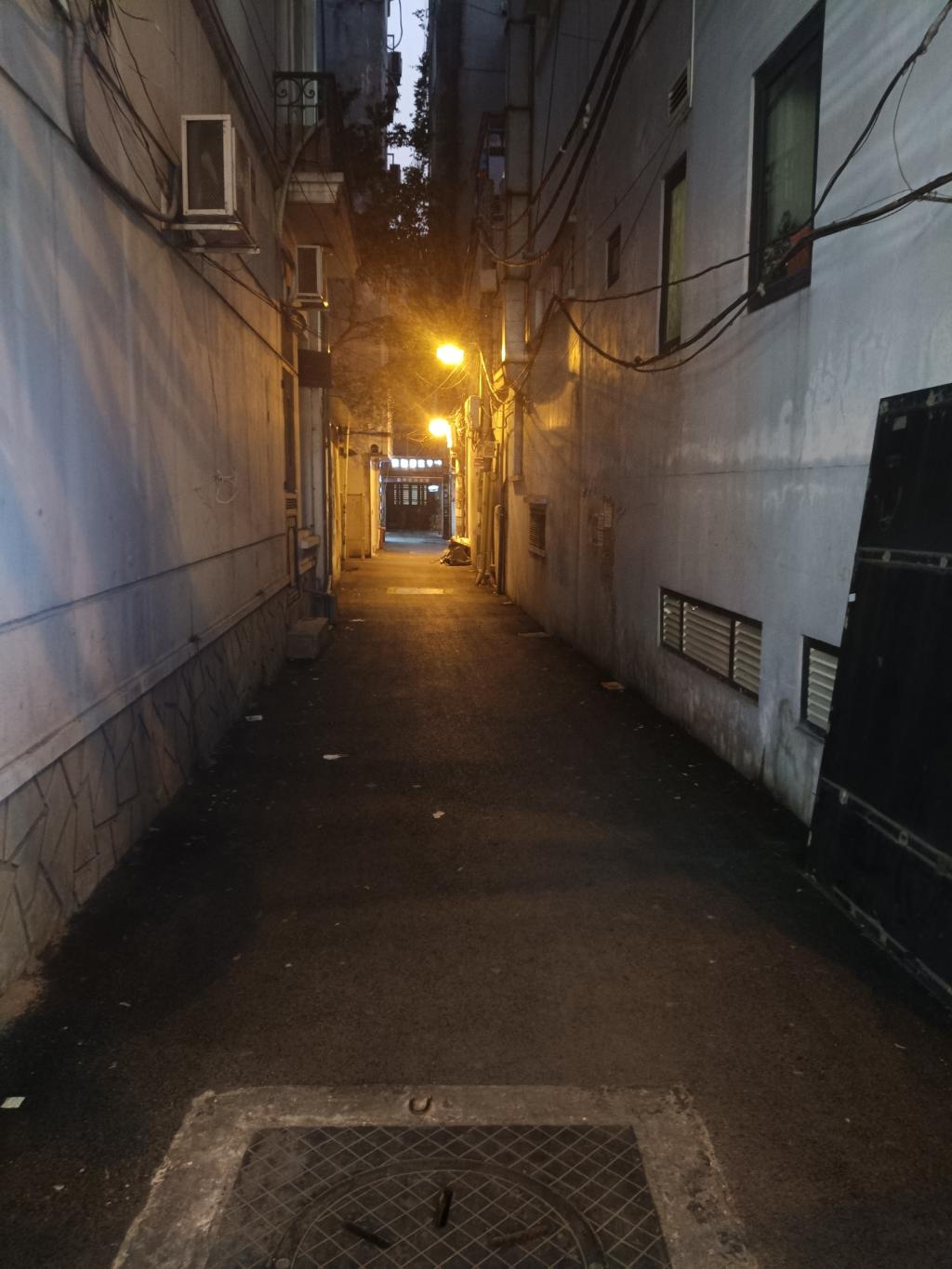 BÁN NHÀ MẶT NGÕ Ô TÔ THÔNG 2 ĐẦU - 30M RA PHỐ - 7 TẦNG THANG MÁY 