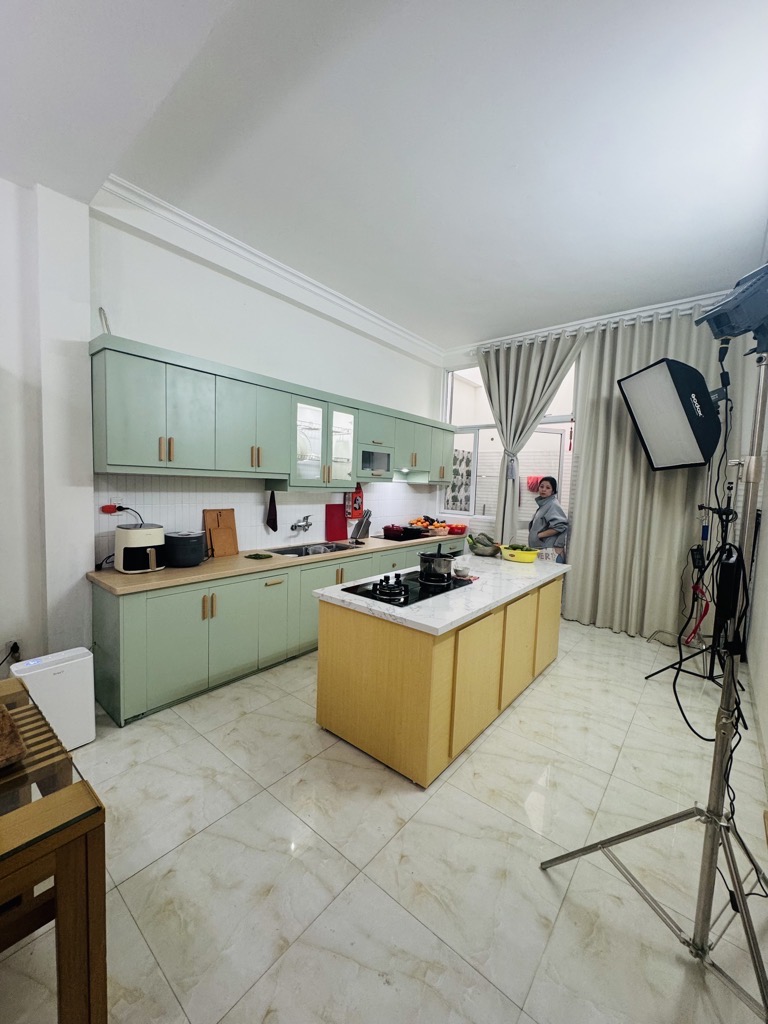 NHÀ CÁCH ĐƯỜNG Ô TÔ 40M - NHÀ THOÁNG ĐẸP DÂN XÂY