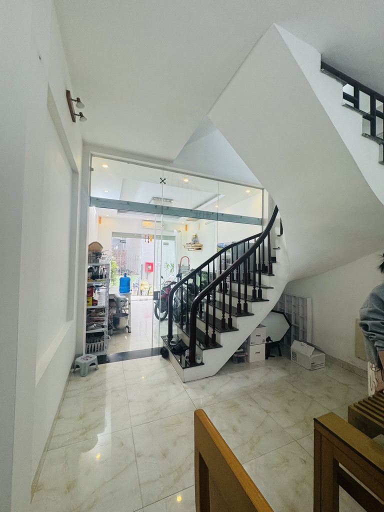 NHÀ CÁCH ĐƯỜNG Ô TÔ 40M - NHÀ THOÁNG ĐẸP DÂN XÂY