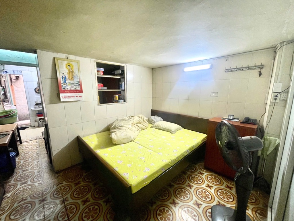 BÁN ĐẤT TẶNG NHÀ MẶT PHỐ QUÁN THÁNH - CHÚ Ý NHÀ KHÔNG CÓ NÓC