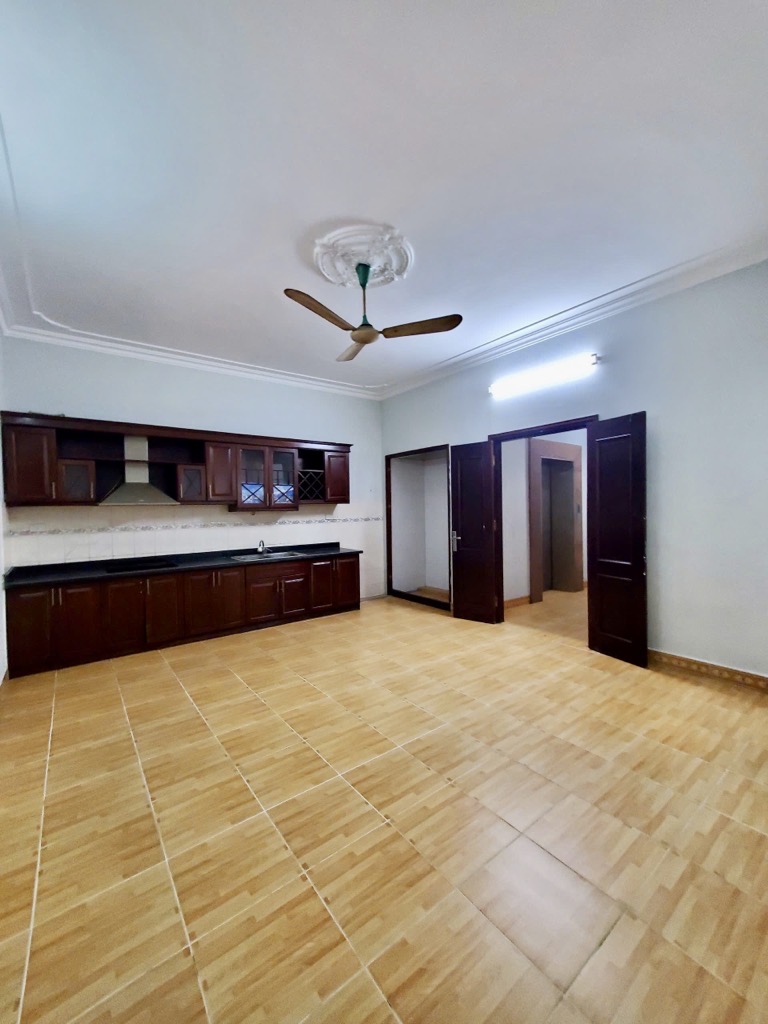 SIÊU PHẨM 1 MẶT PHỐ 2 MẶT NGÕ Ô TÔ TRÁNH - 6 TẦNG THANG MÁ - VỈA HÈ RỘNG MÊNH MÔNG 