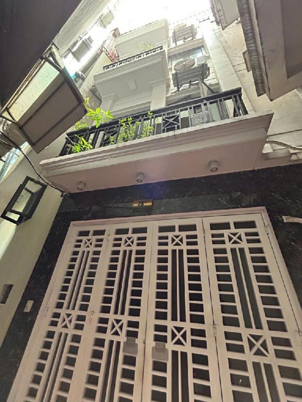 NHÀ Ở NGÕ RỘNG THOÁNG - 50M RA PHỐ - CÓ THỂ LẮP THANG MÁY - NHÀ ĐẸP DÂN XÂY - FULL NỘI THẤT