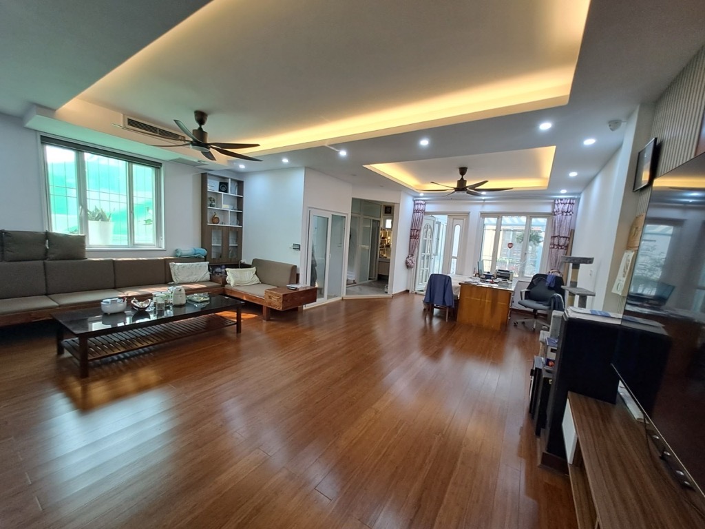 DIỆN TÍCH KHỦNG - 20M RA MẶT PHỐ - CHỦ ĐẠI GIA XÂY TÂM HUYẾT - CẦN TIỀN BÁN GẤP