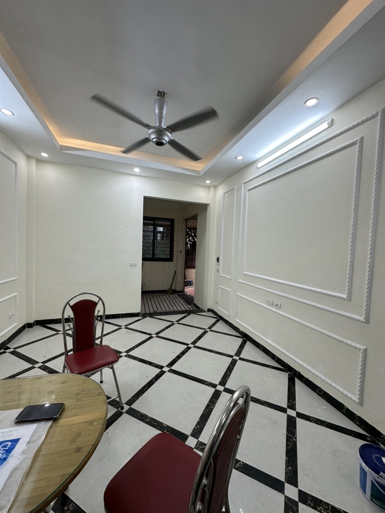 ĐƠN GIÁ RẺ - TỪ NHÀ 30M RA MẶT PHỐ - NGÕ THÔNG 135 ĐỘI CẤN - ĐI CHỢ NGAY ĐẦU NGÕ