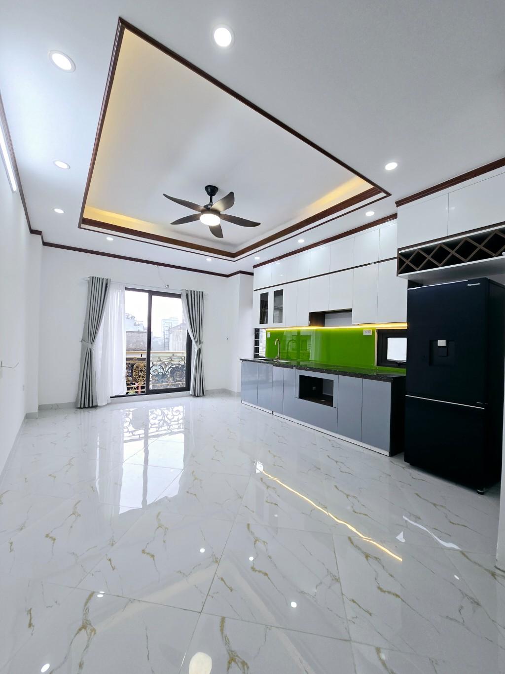 NHÀ MỚI 6 TẦNG THANG MÁY - LÔ GÓC 2 MẶT NGÕ - 40M RA Ô TÔ TRÁNH - NGÕ THÔNG TỨ TUNG 