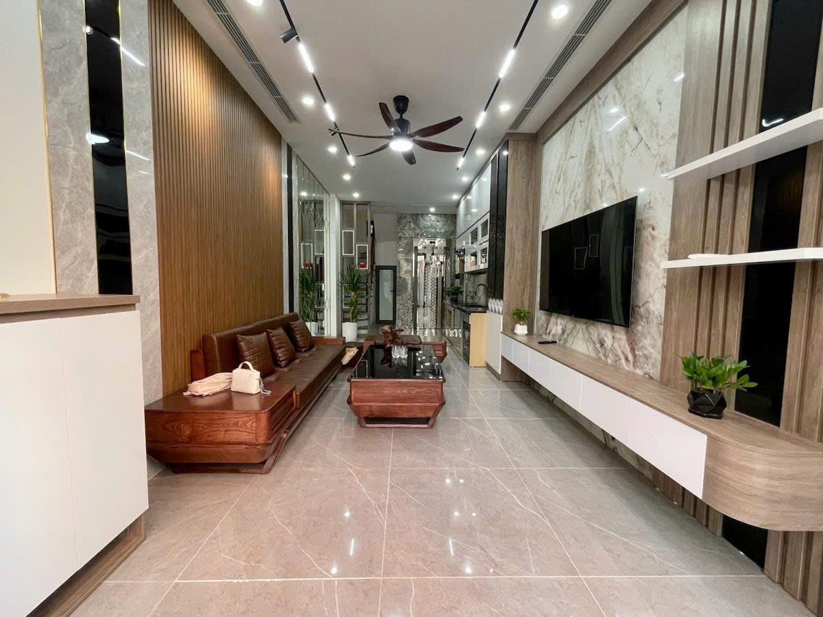 NHÀ ĐẸP PHỐ ĐỘI CẤN - 6 TẦNG THANG MÁY - MỖI TẦNG THÔNG SÀN - 30M RA PHỐ - TẶNG FULL NỘI THẤT