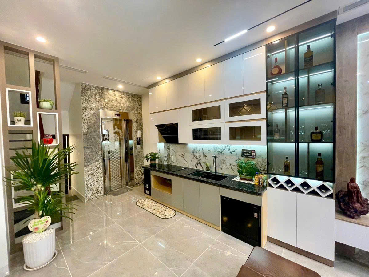 NHÀ ĐẸP PHỐ ĐỘI CẤN - 6 TẦNG THANG MÁY - MỖI TẦNG THÔNG SÀN - 30M RA PHỐ - TẶNG FULL NỘI THẤT