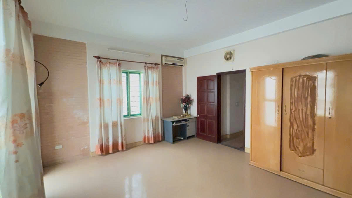 NHÀ ĐẸP PHỐ ĐỘI CẤN - NGÕ TRƯỚC NHÀ 3M - MẶT TIỀN 5.3M - CẠNH CHỢ CỐNG VỊ - 30M RA Ô TÔ