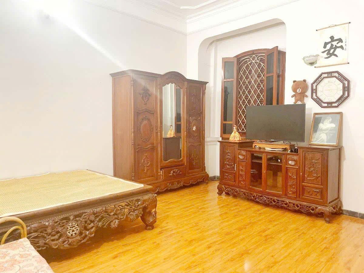 GIÁ ĐẦU TƯ - NHÀ RIÊNG PHỐ KIM MÃ - MẶT TIỀN 5M - DIỆN TÍCH KHỦNG 