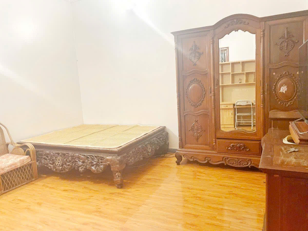 GIÁ ĐẦU TƯ - NHÀ RIÊNG PHỐ KIM MÃ - MẶT TIỀN 5M - DIỆN TÍCH KHỦNG 