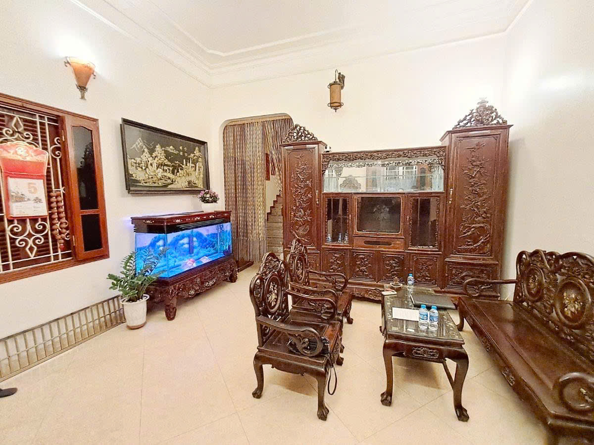 GIÁ ĐẦU TƯ - NHÀ RIÊNG PHỐ KIM MÃ - MẶT TIỀN 5M - DIỆN TÍCH KHỦNG 