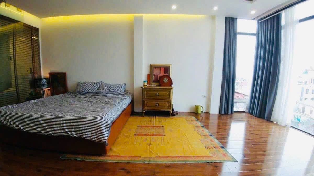 MẶT PHỐ NÚI TRÚC - KINH DOANH NGÀY ĐÊM - VỈA HÈ - KHU VỰC ĐÔNG ĐÚC, SẦM UẤT