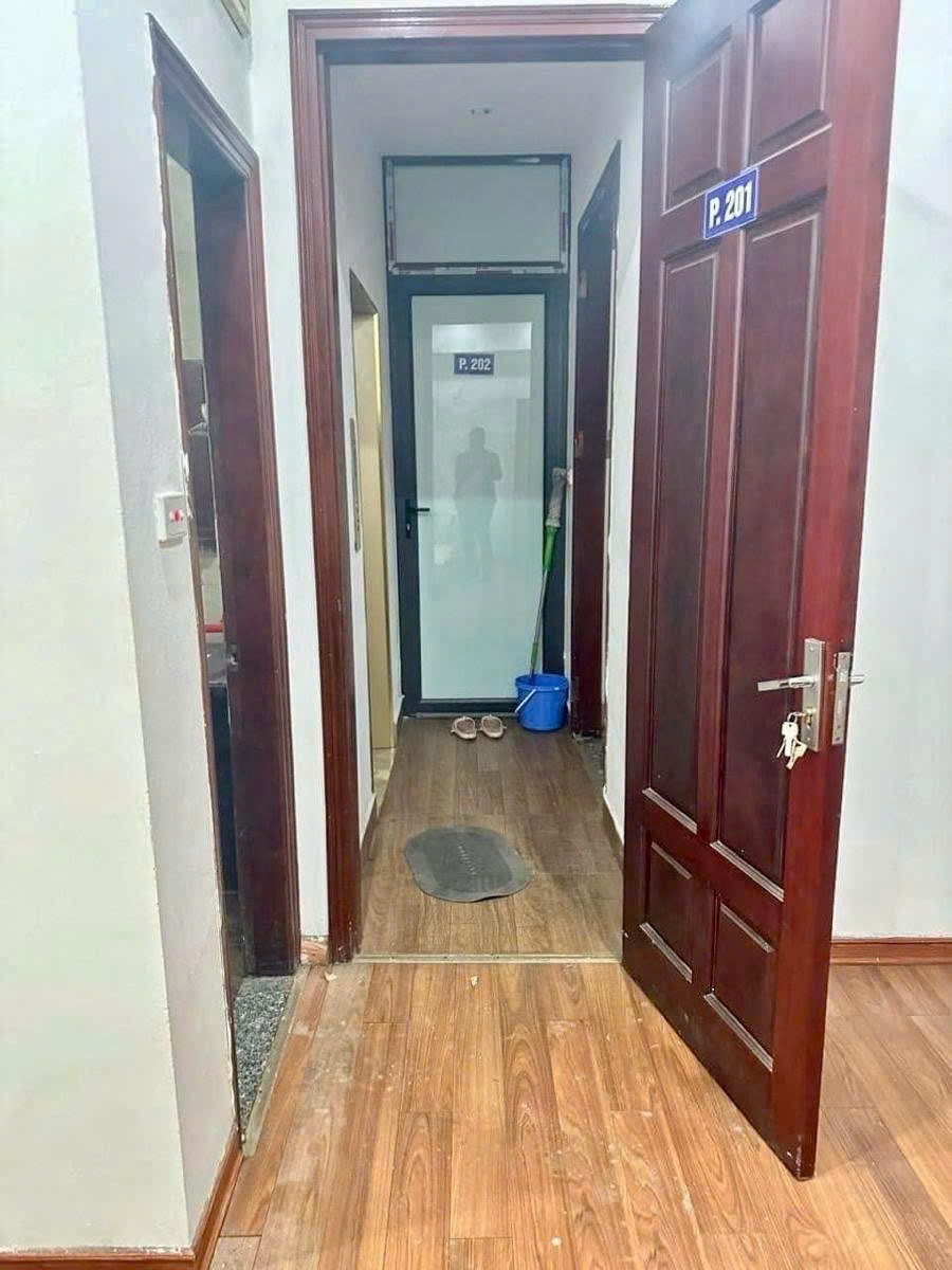 Ô TÔ ĐỖ CỬA - 20M RA MẶT PHỐ - TOÀ CHUNG CƯ MINI 7 TẦNG THANG MÁY - 15 PHÒNG - DÒNG TIỀN 70 TRIỆU/ THÁNG