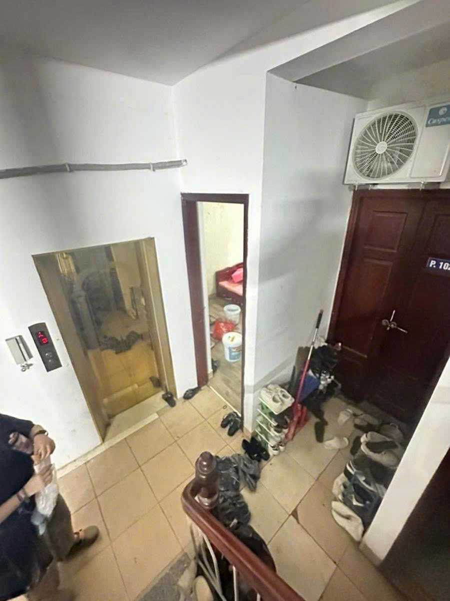 Ô TÔ ĐỖ CỬA - 20M RA MẶT PHỐ - TOÀ CHUNG CƯ MINI 7 TẦNG THANG MÁY - 15 PHÒNG - DÒNG TIỀN 70 TRIỆU/ THÁNG