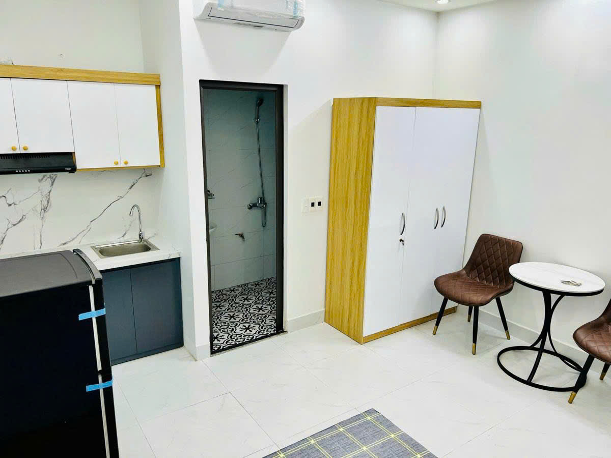 CCMN 6 TẦNG THANG MÁY - LÔ GÓC 3 MẶT THOÁNG - ĐẦY ĐỦ PCCC - GẦN PHỐ - 16 PHÒNG FULL NỘI THẤT - DÒNG TIỀN 90 TRIỆU/THÁNG