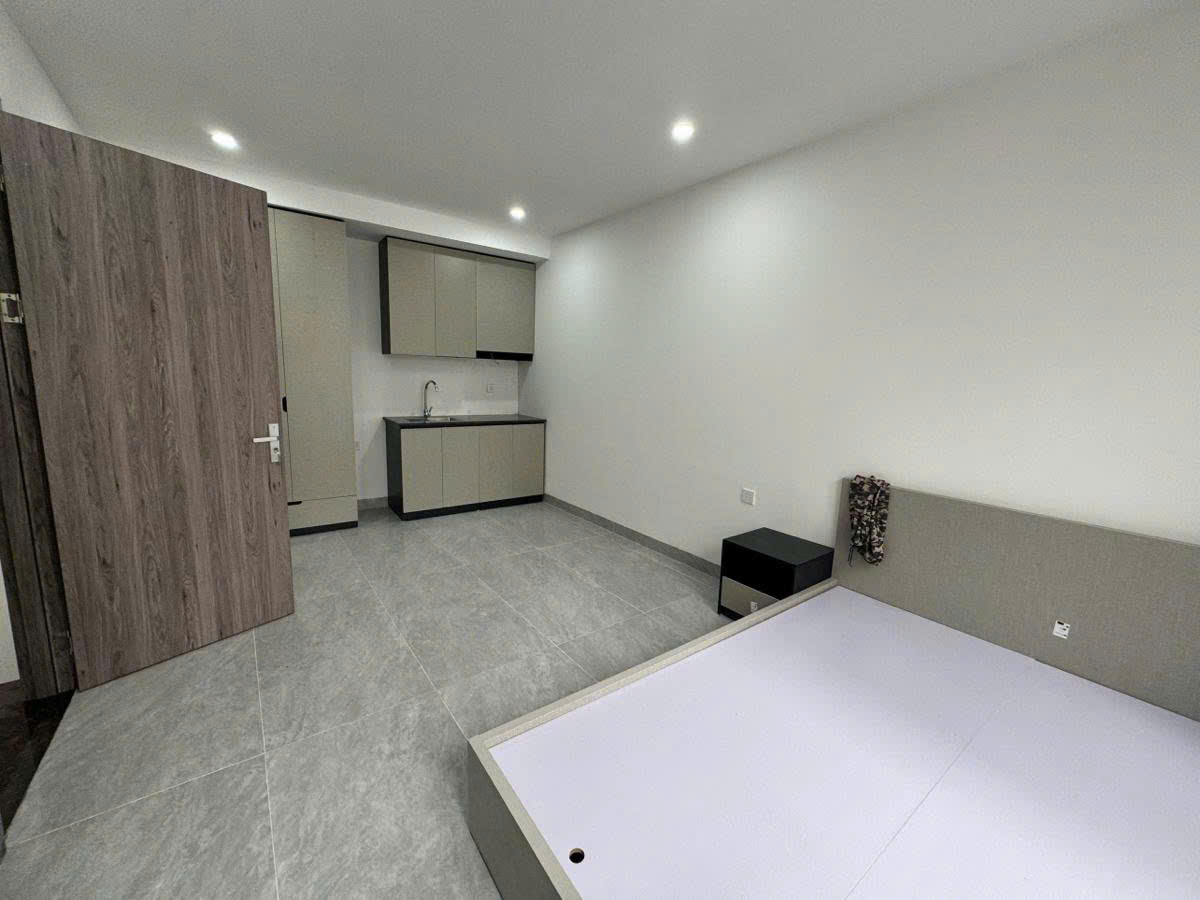 TOÀ CCMN XÂY MỚI 7 TẦNG THANG MÁY - CÁCH PHỐ 30M - PCCC, GPXD ĐẦY ĐỦ - 10 CĂN HỘ FULL NỘI THẤT - DOANH THU 60 TRIỆU/THÁNG