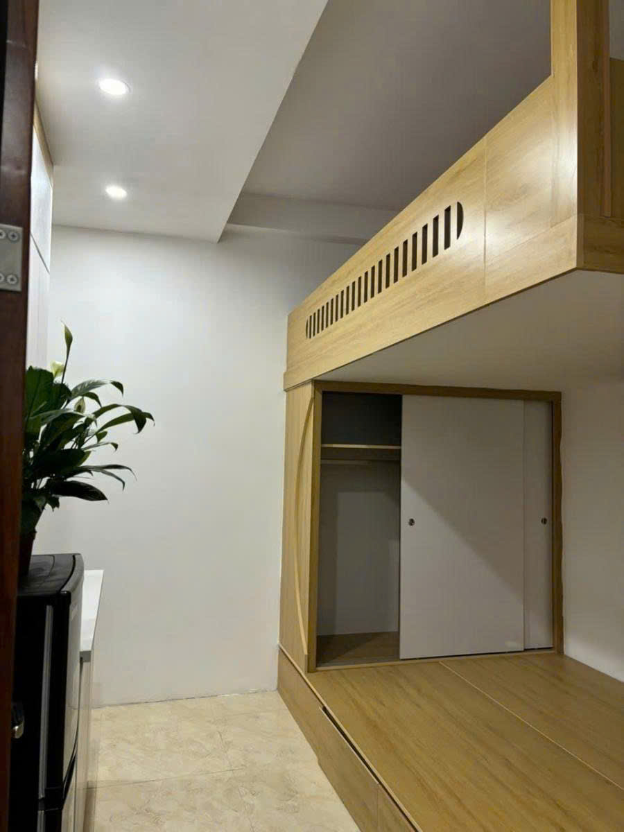 CCMN 7 TẦNG THANG MÁY - 18 PHÒNG - 2 THOÁNG TRƯỚC SAU - 20M RA MẶT PHỐ - DÒNG TIỀN 110 TRIỆU/THÁNG